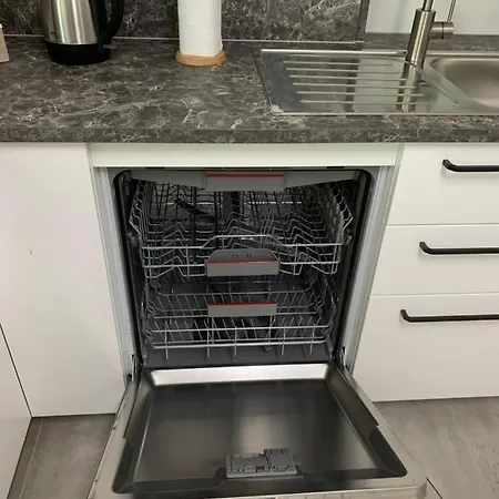 Firmen & Brecht 2 Apartman *