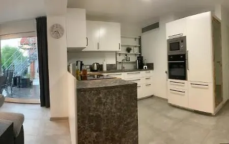 Firmen & Brecht 2 Apartment